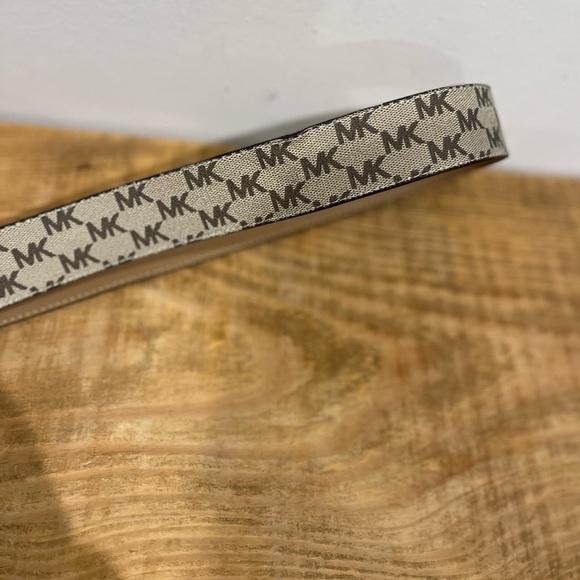 Michael kors‎ Womens brown and tan signature leather and canvas belt size 41” - Picture 5 of 7